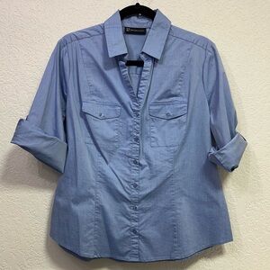 EUC Women’s New York & Company Button-Up Shirt